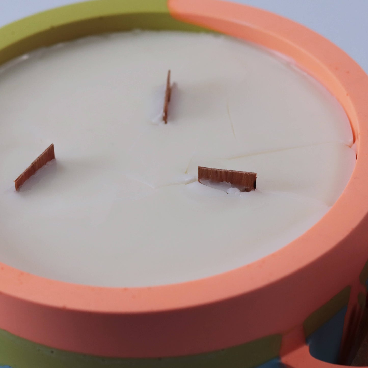 XL-Kerze mit Streichholzhalterung