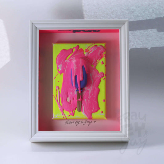 3D Eis Skulptur im Schaukasten Rahmen Pink-Gelb