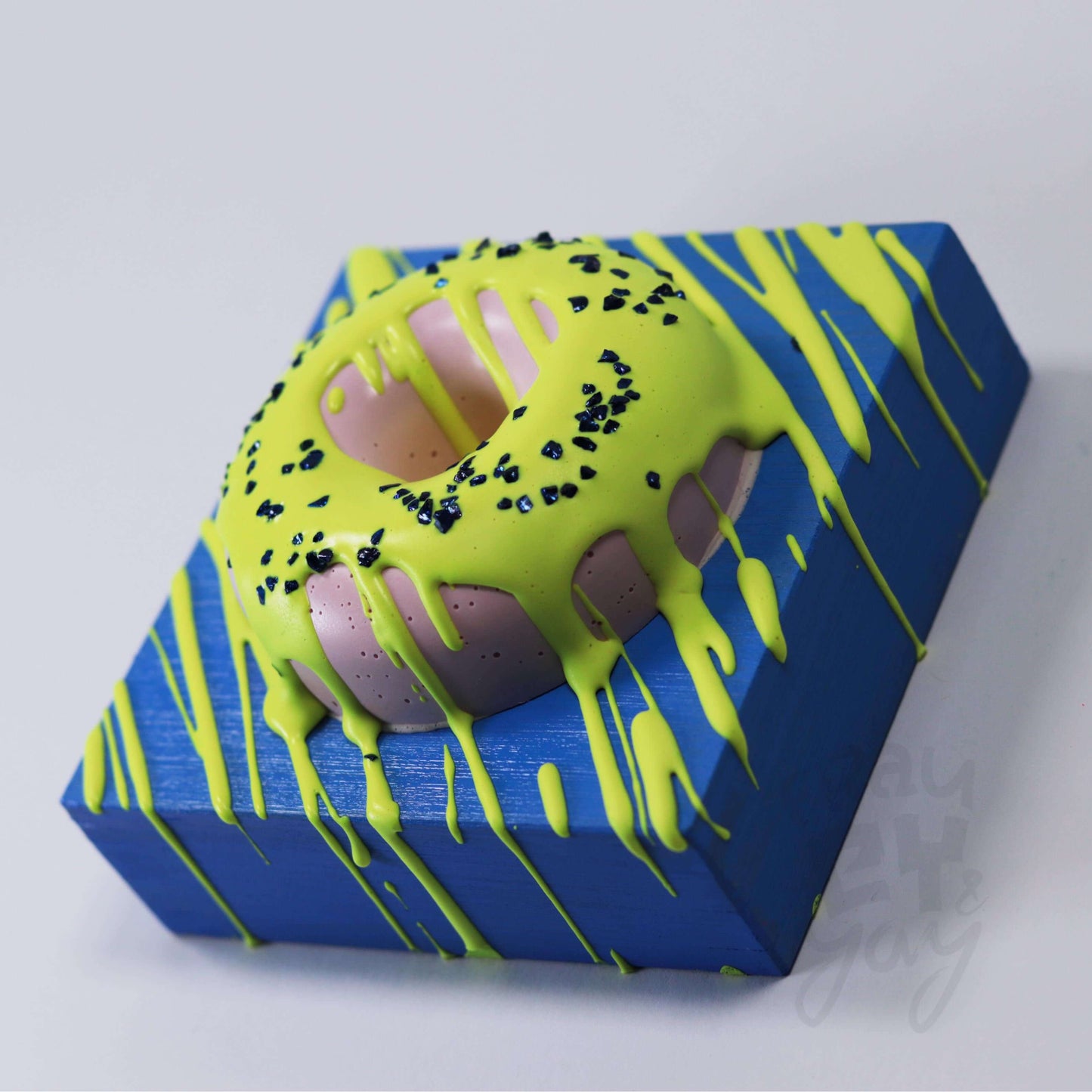 10×10×5,5 DonART gelb blau auf Massivholz