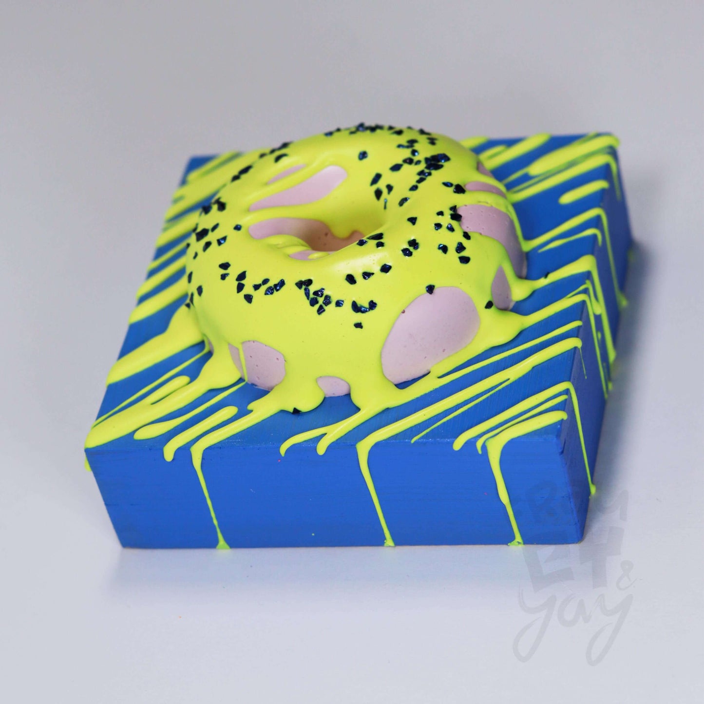 10×10×5,5 DonART gelb blau auf Massivholz