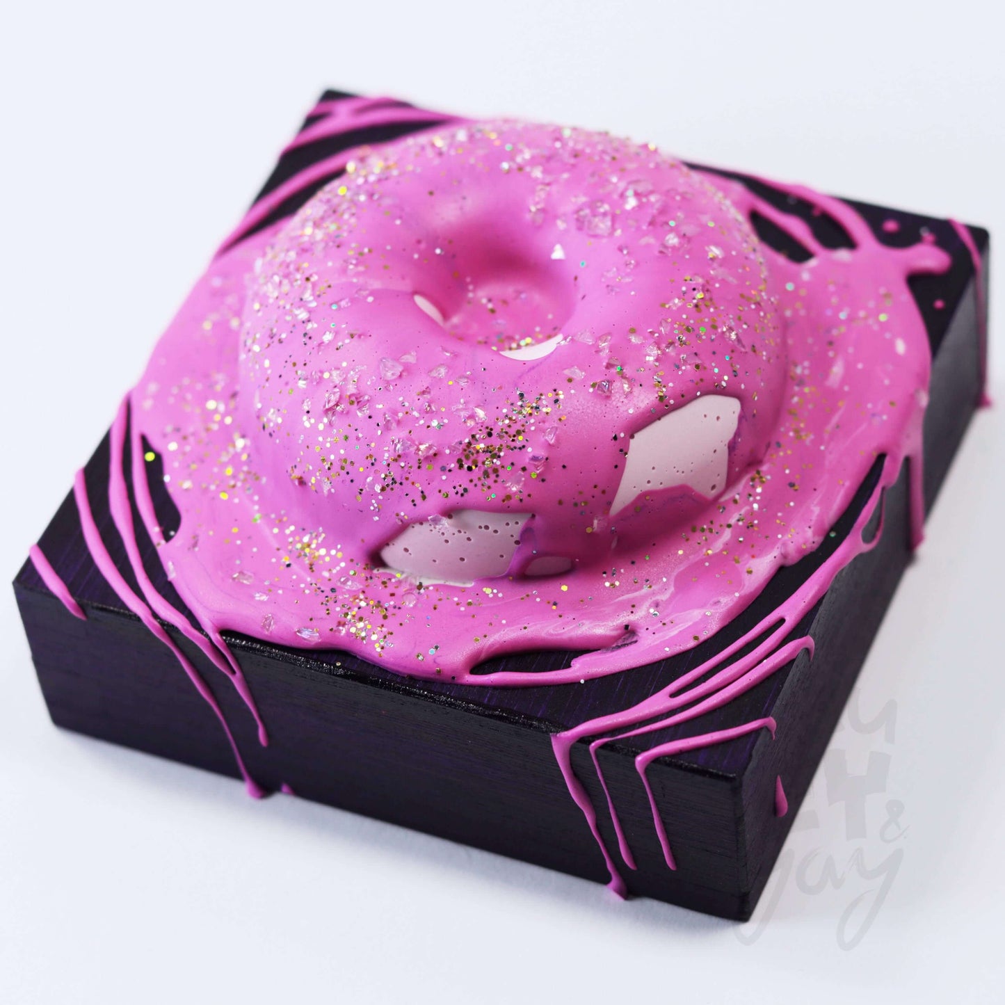 10×10×5,5 DonART magenta midnight auf Massivholz