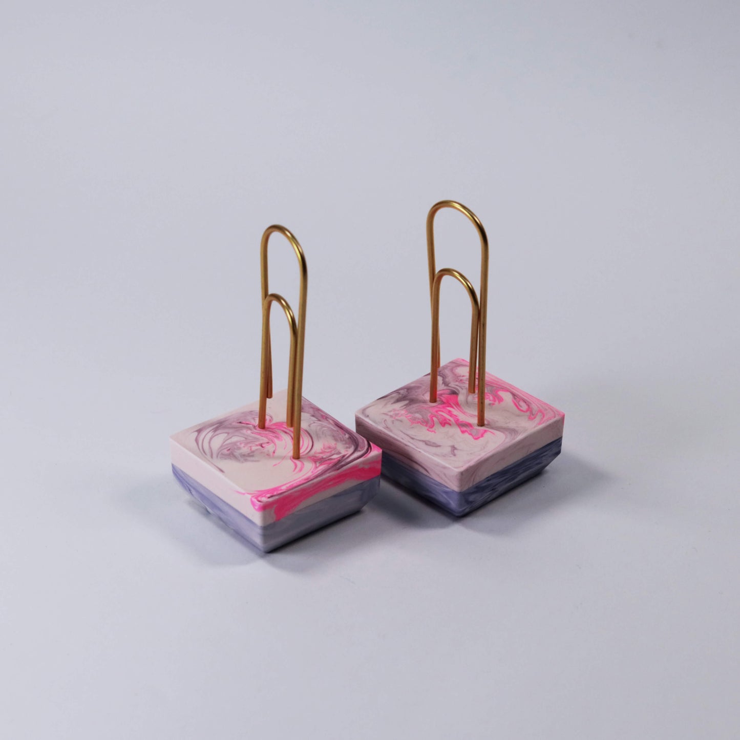 Kartenhalter mit riesen Büroklammer