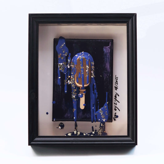 3D Eis Skulptur im Schaukasten Rahmen Gold