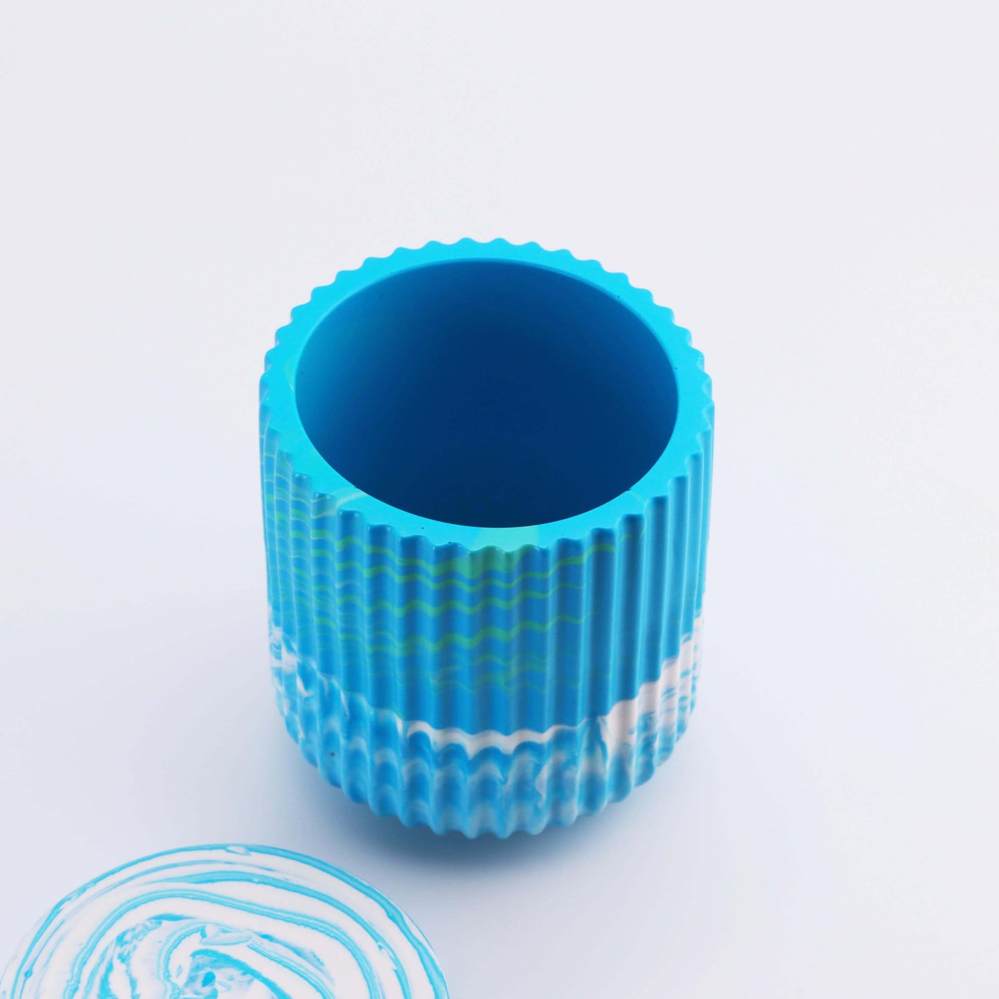 Dose geriffelt schmal