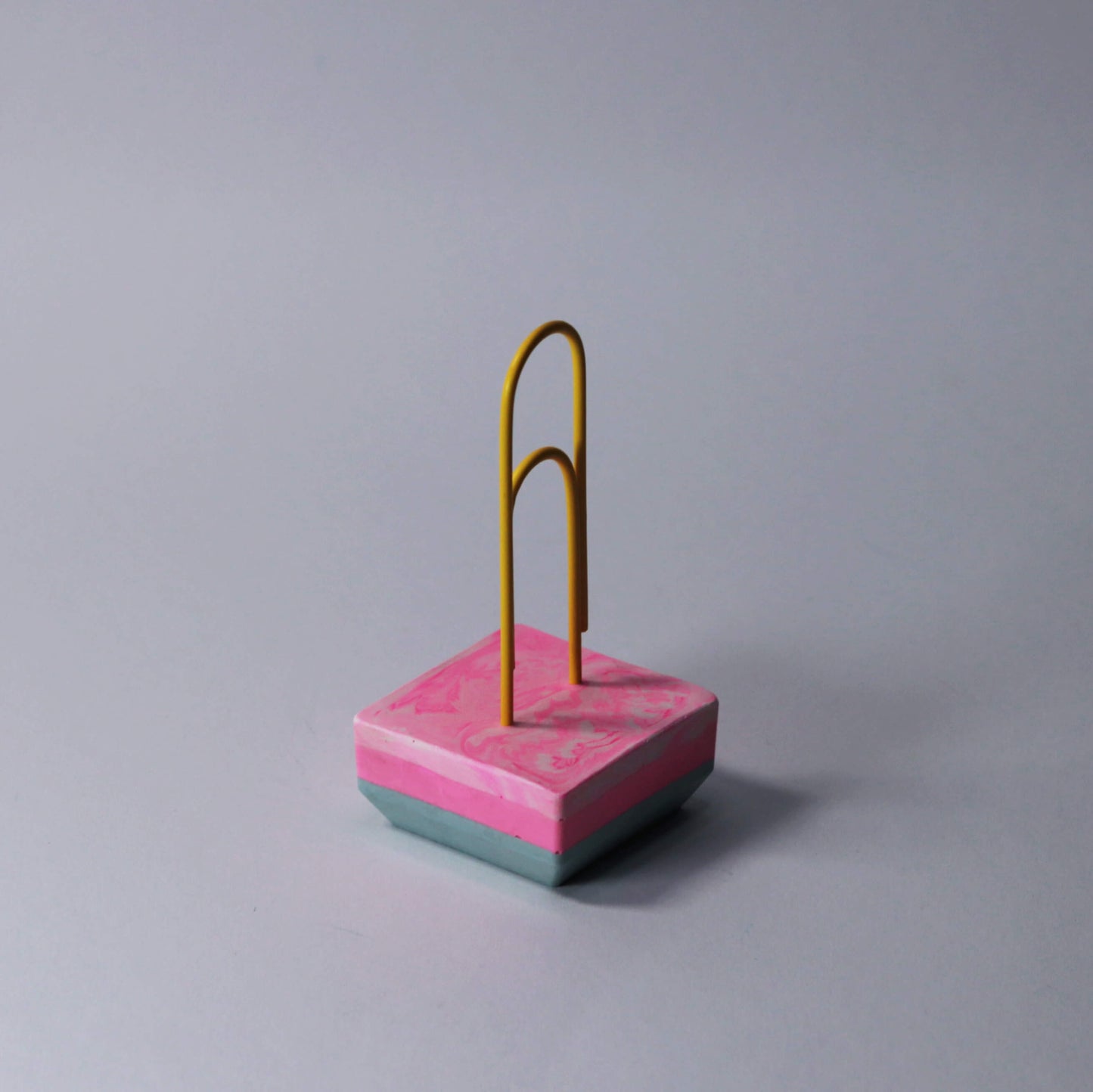 Kartenhalter mit Biss