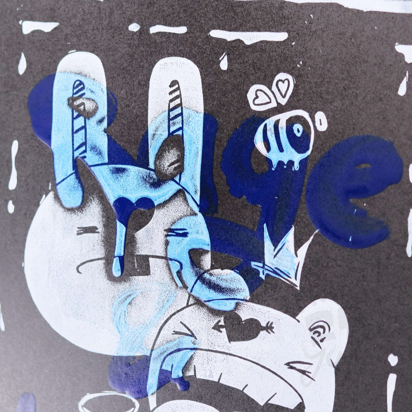 Linoldruck "Rage & Love" Motiv, weiß-blau auf schwarz