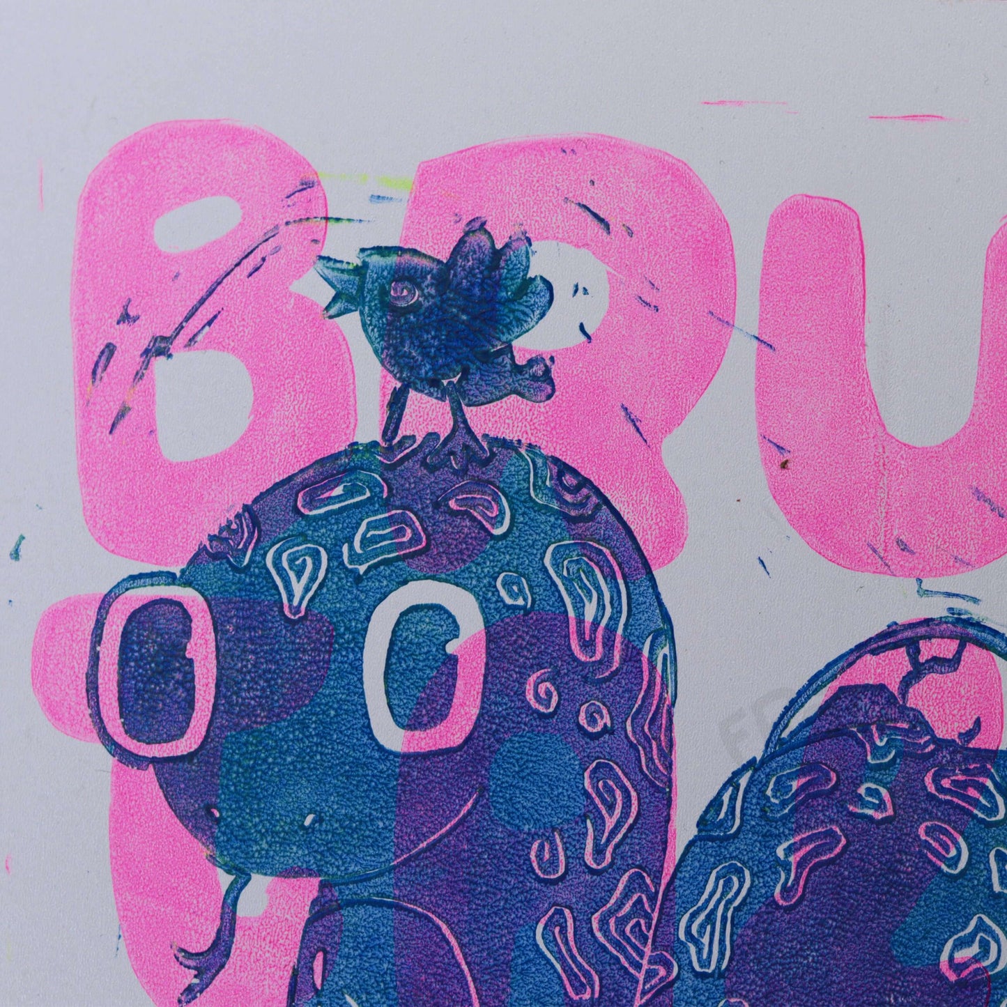 Linoldruck "Brutal Süß" Motiv, blau-pink auf Holz
