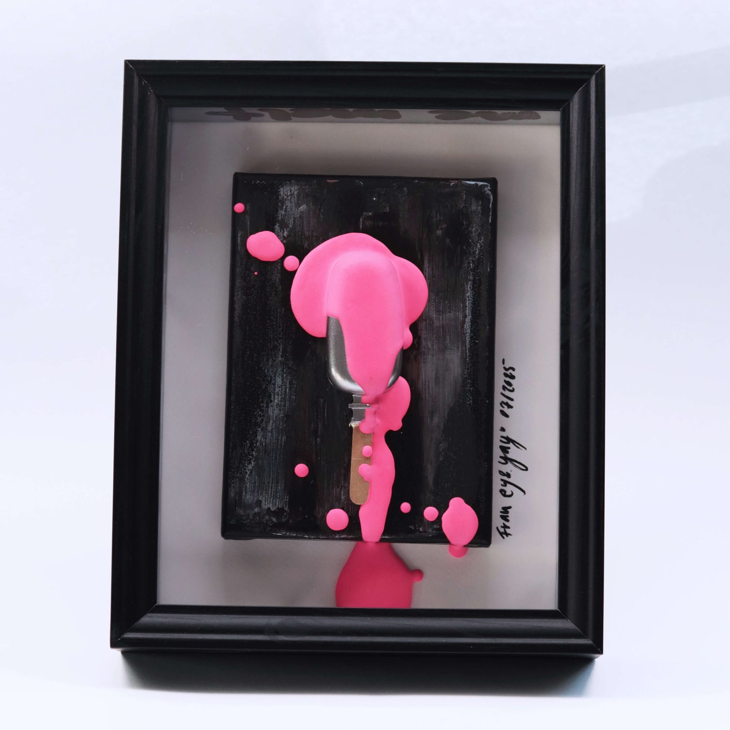 3D Eis Skulptur im Schaukasten Rahmen silber