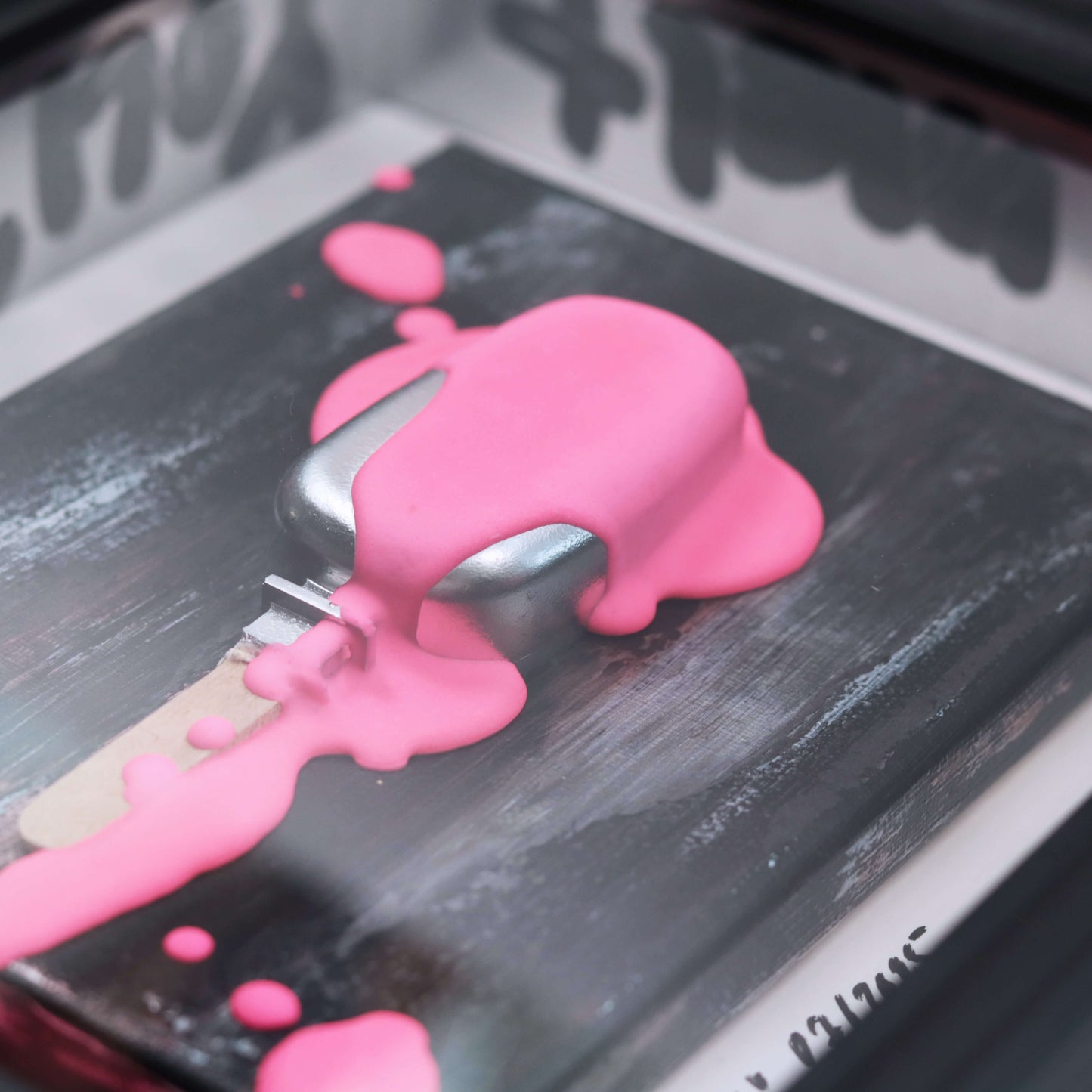 3D Eis Skulptur im Schaukasten Rahmen silber