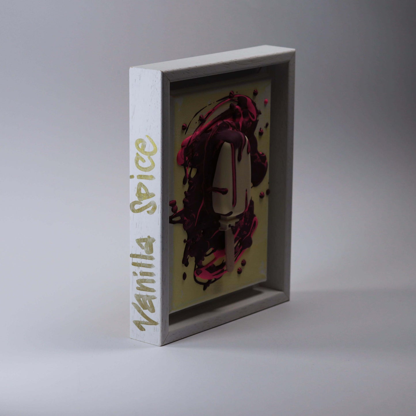 "Vanilla Spice" im Schattenfugenrahmen