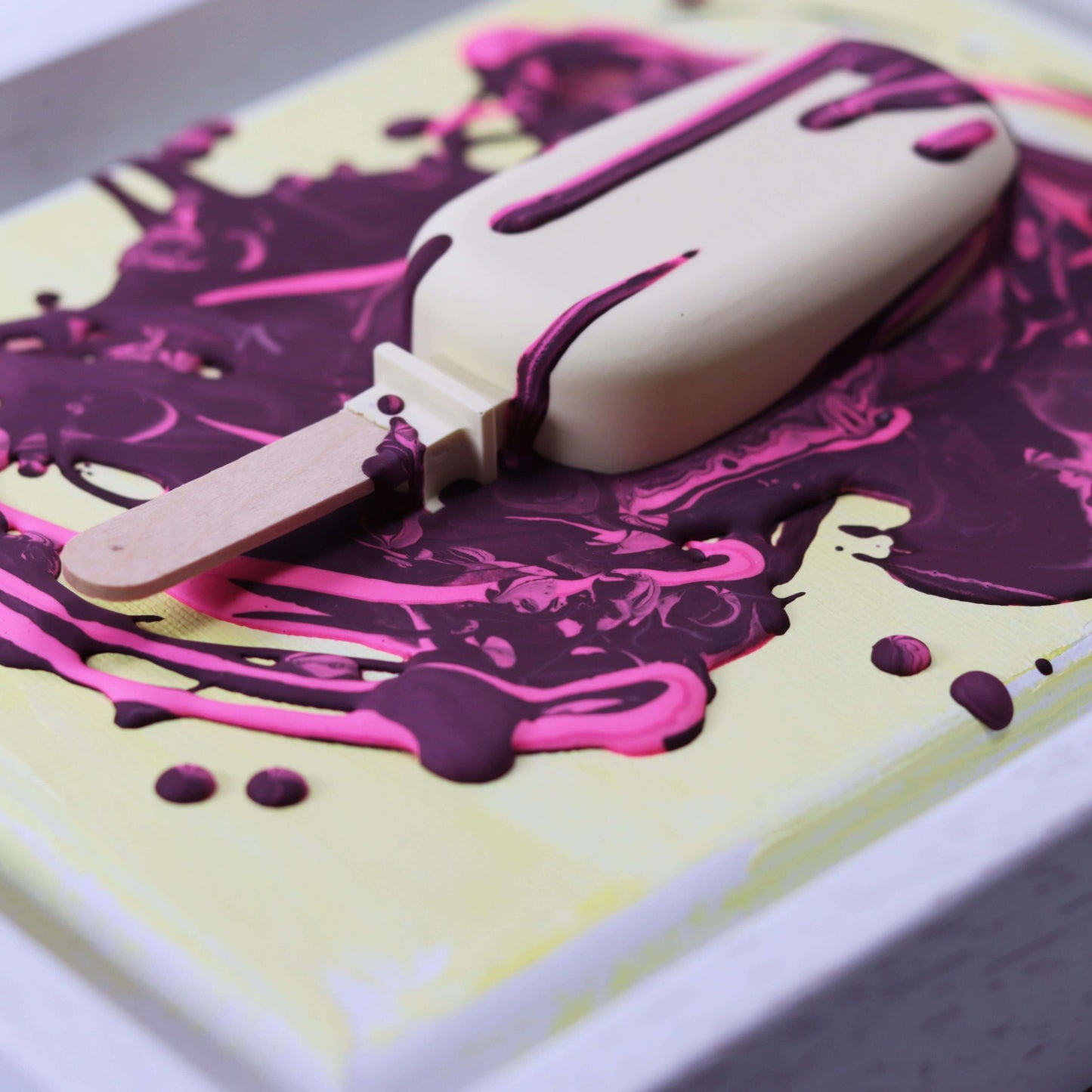 "Vanilla Spice" im Schattenfugenrahmen