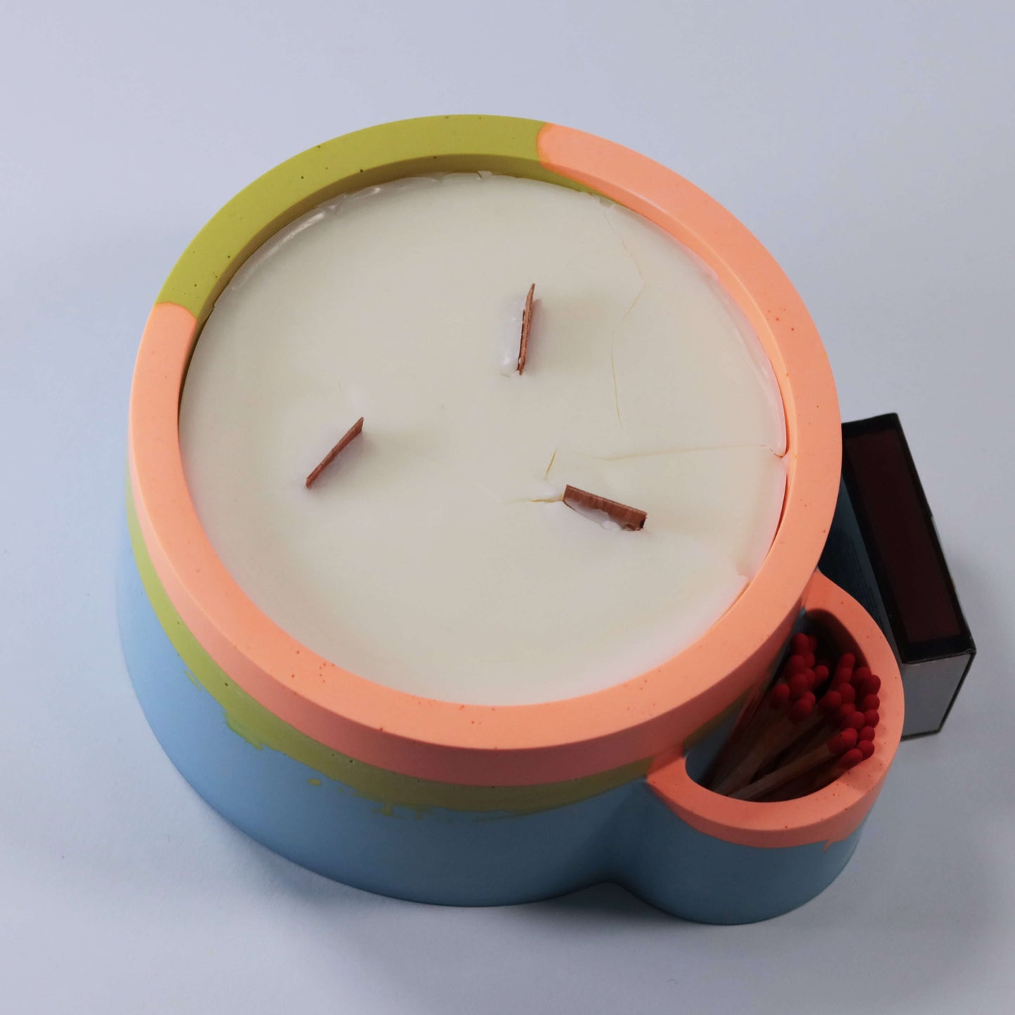 XL-Kerze mit Streichholzhalterung